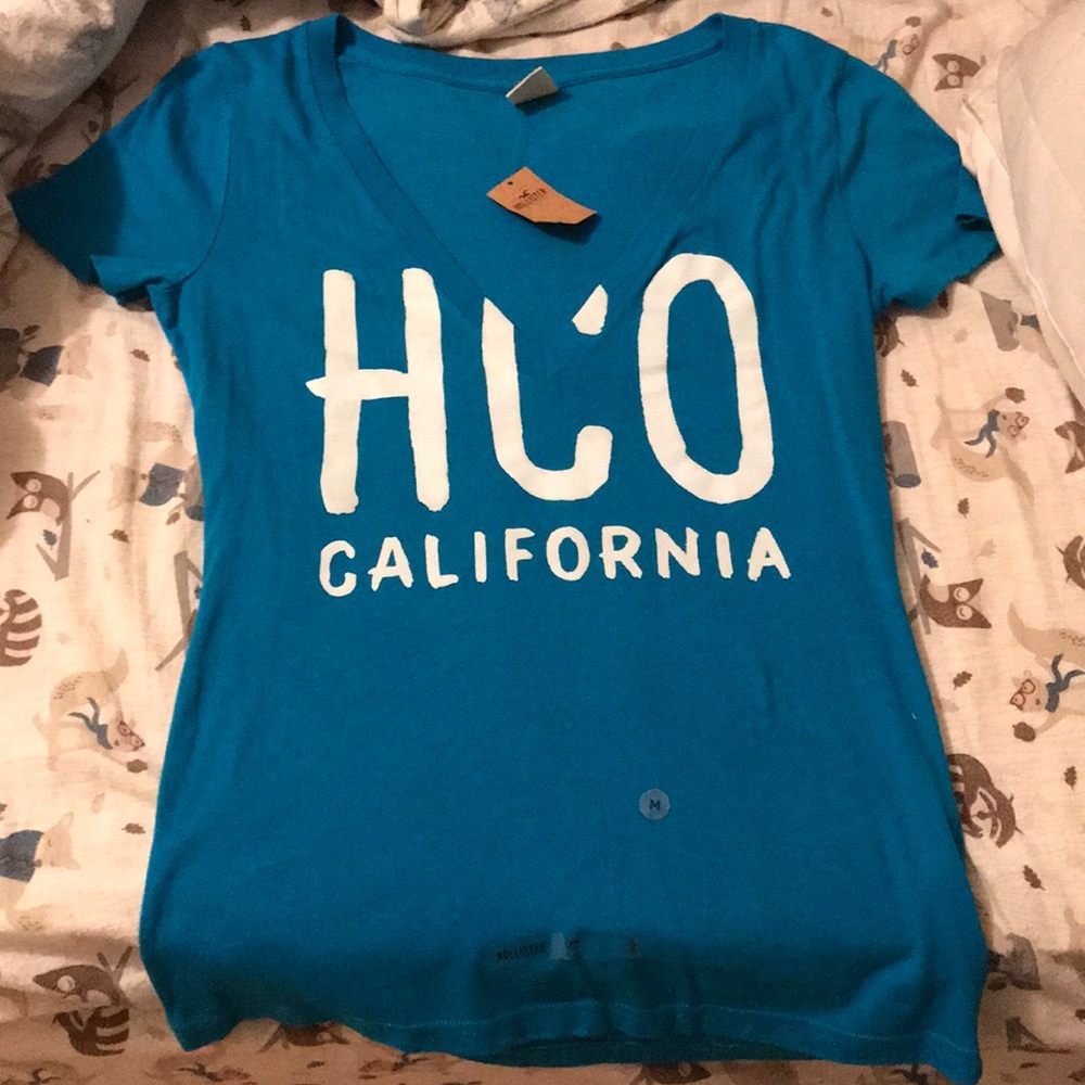 Hollister v-neck size L